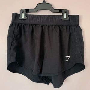 Gymshark loose training shorts - black